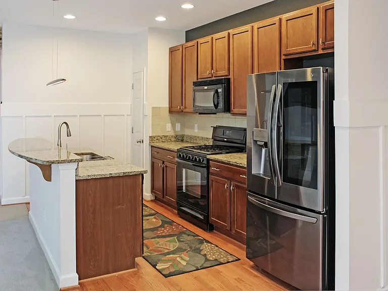 1023 Farrow Dr — Photo 2