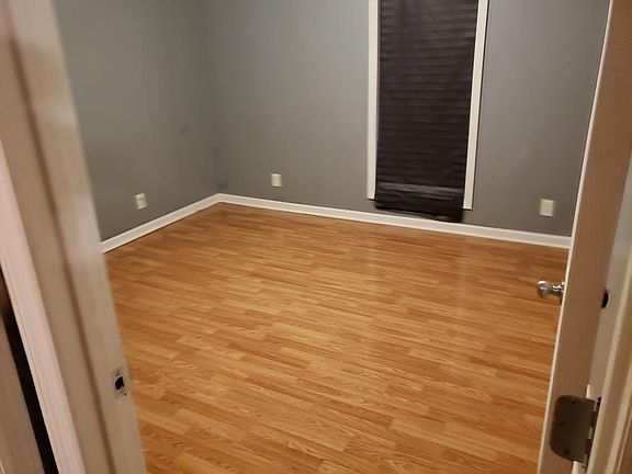4th image of 103 Fairway Green Dr