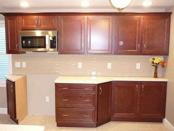 3rd image of 176 Cleveland Dr