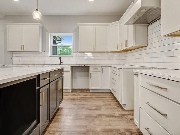 5th image of 8283 W 88th Ave