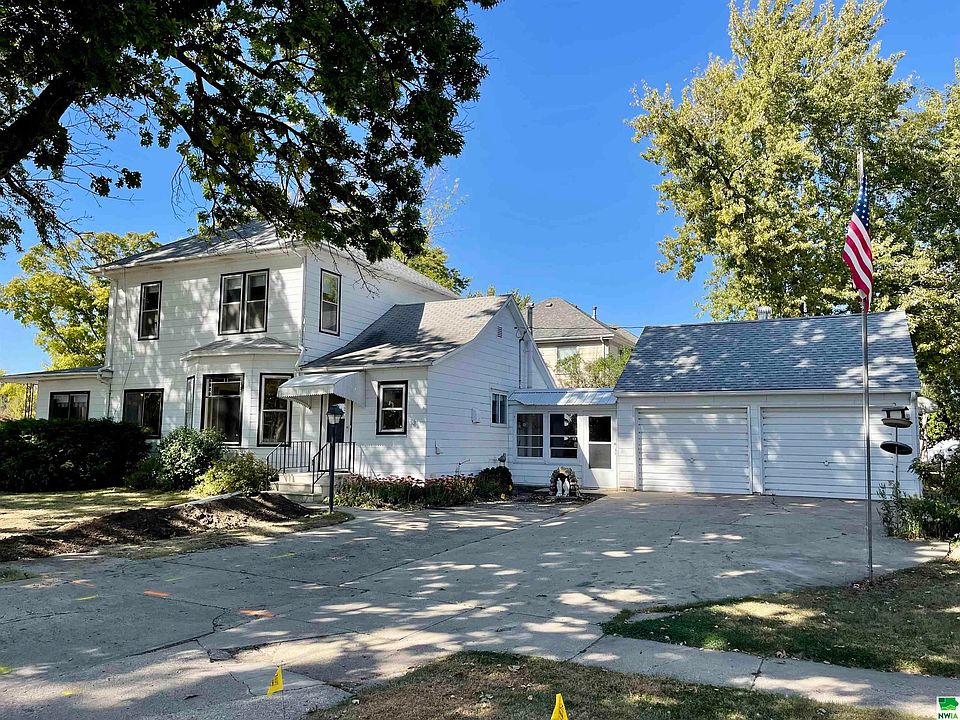 1st image of 501 College Ave