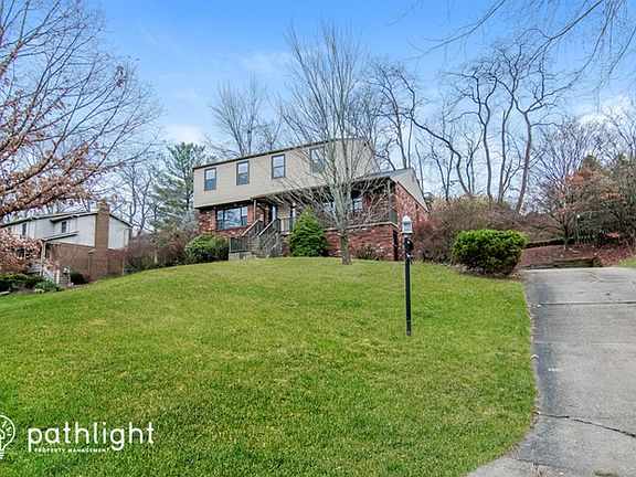 2nd image of 1628 Queens Dr