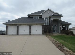 401 Crestview Ct, Goodhue, MN 55027