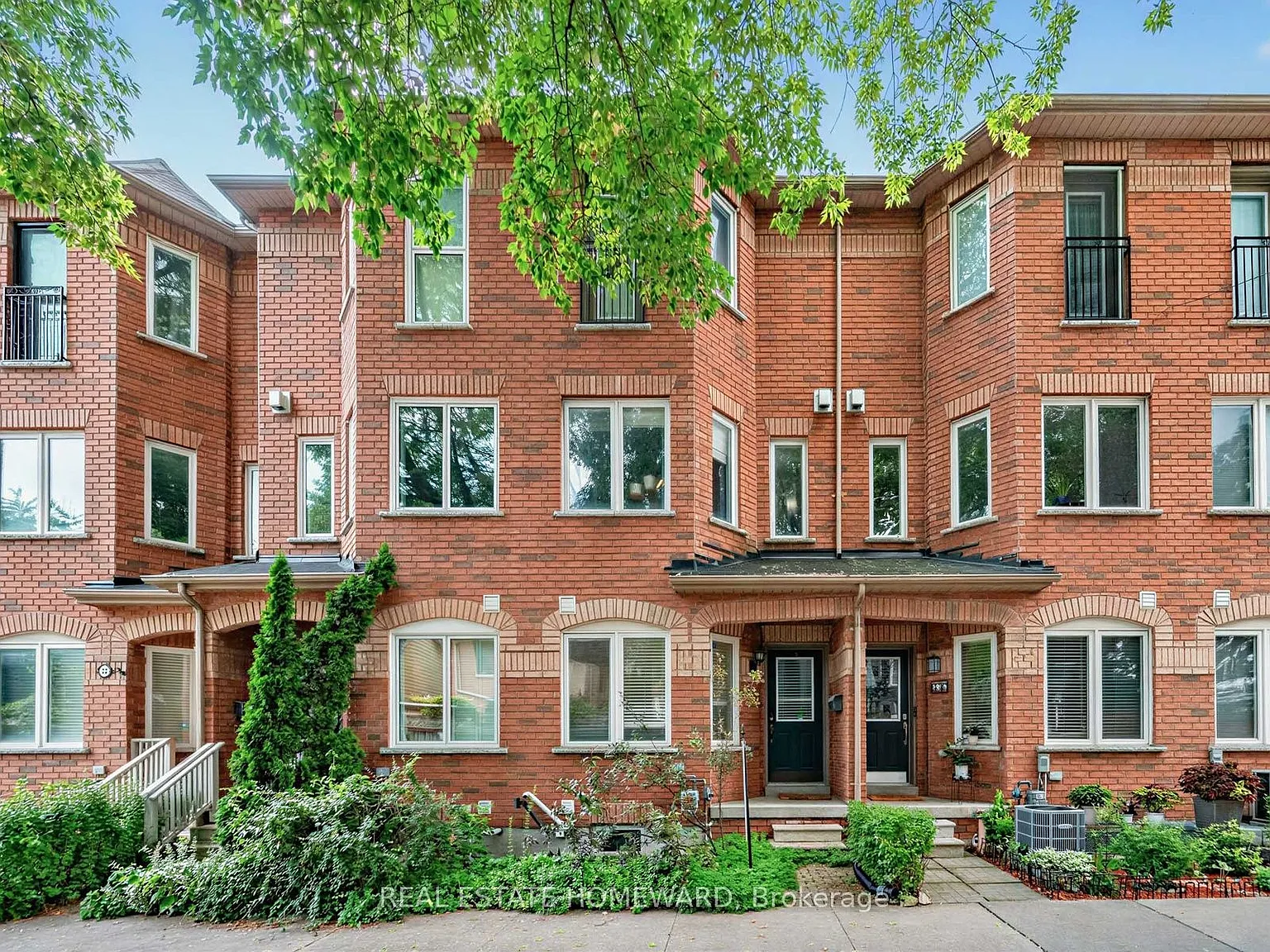 4 bed, $4,500 — Photo 1