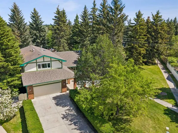 7 S Brookpark Bay SW, Calgary, AB T2W 2R7