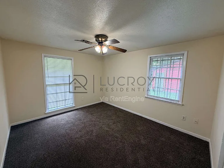 2805 Engleside Dr — Photo 10