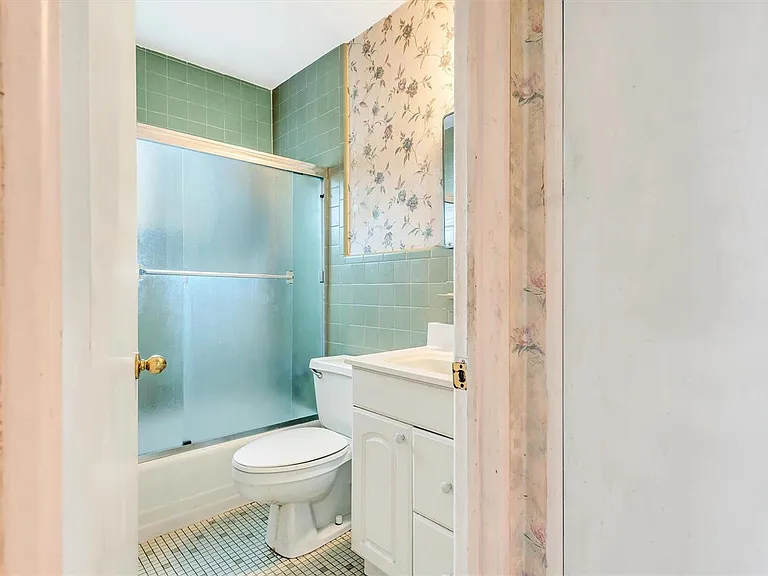 209 Lindy Blvd — Photo 15