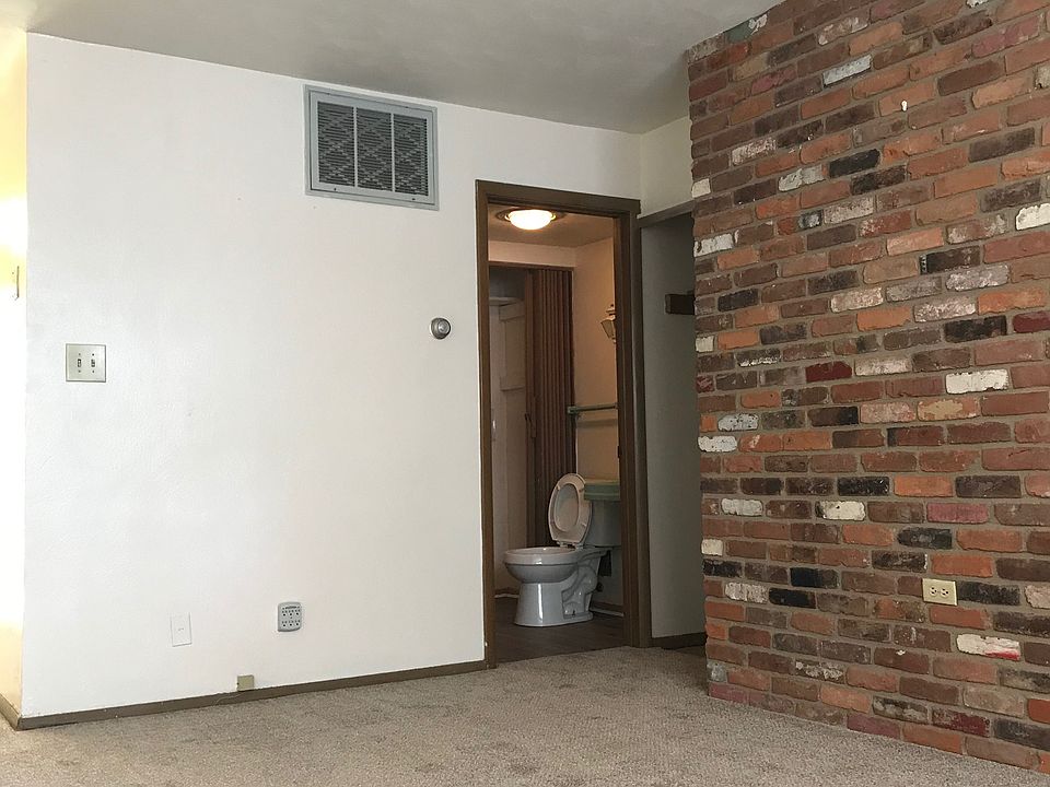 1st image of 2843-2853 Lake Shore Pl #2849