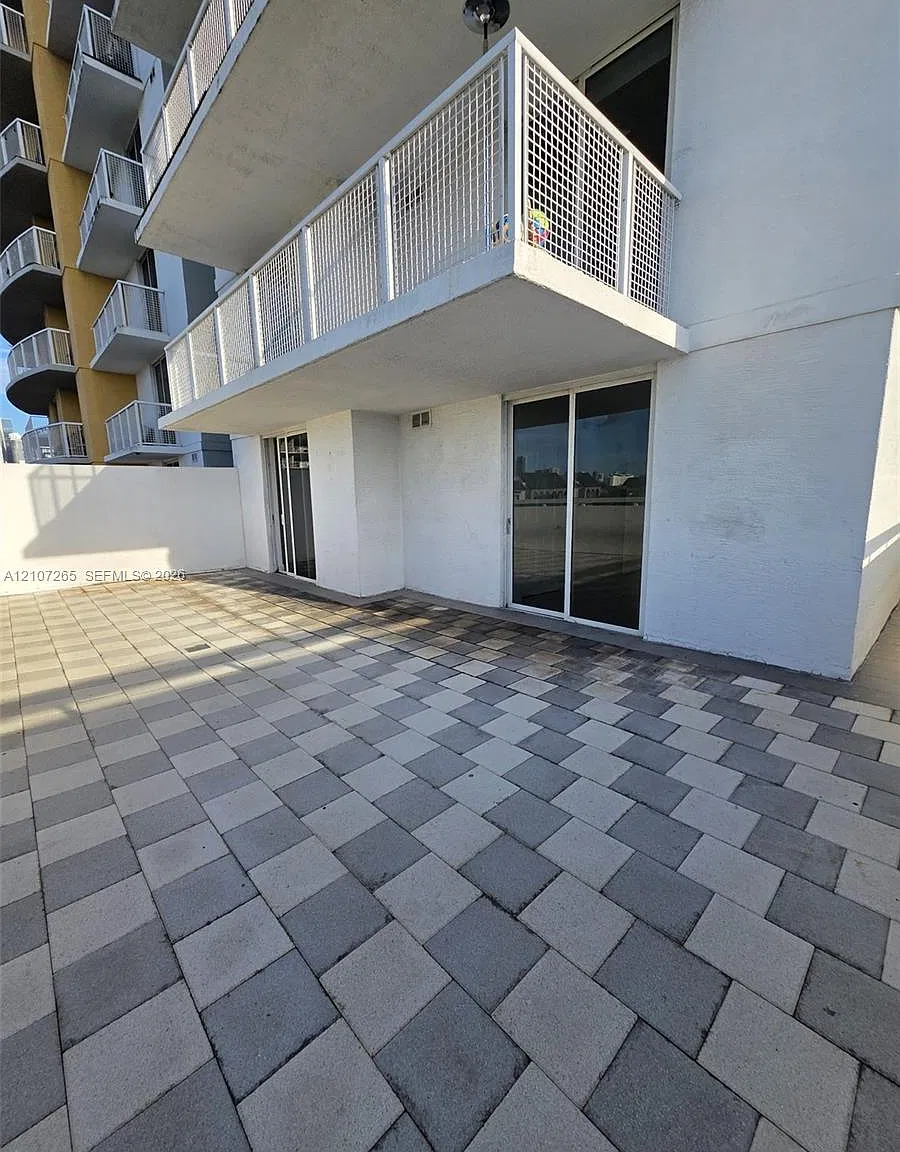 Brickell Vista Condo — Photo 3