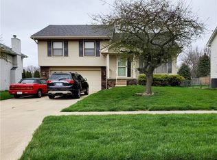 425 Bel Aire Dr, Waukee, IA 50263