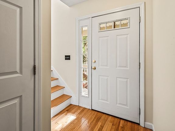 4th image of 92 Colonial Dr #92