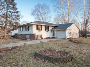 906 W Woodlawn Ave, Danville, IL 61832