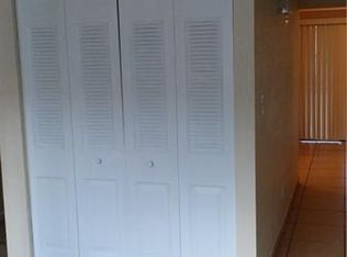 26 Wimbledon Lake Dr, Plantation, FL 33324