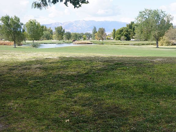 2nd image of 476 Country Club Dr