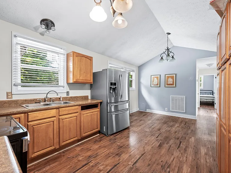 5409 Country Dr — Photo 14