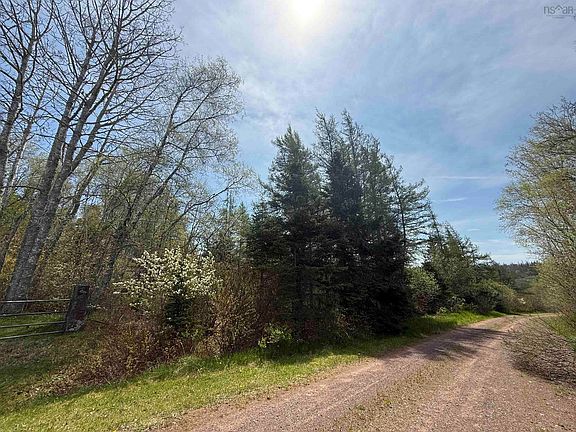 2nd image of 210 Lake Rd