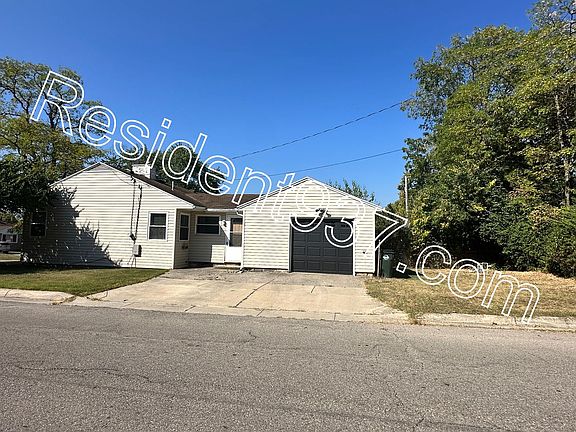 2nd image of 837 Williams St