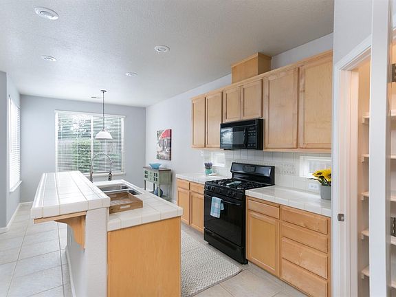 4th image of 5320 Asbury Way