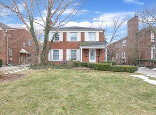 857 Harcourt Rd, Grosse Pointe Park, MI 48230