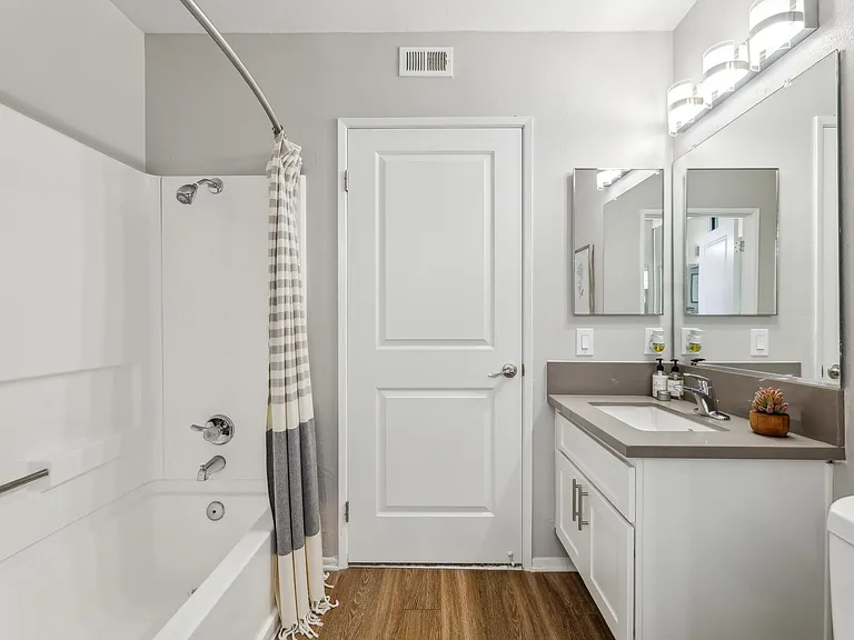 Portofino Townhomes — Photo 8