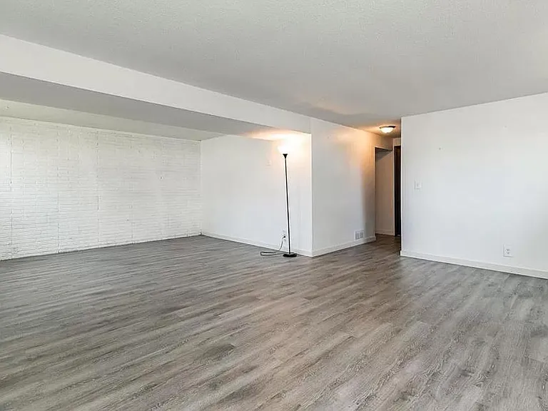 6812 Inwood Ln NE — Photo 9