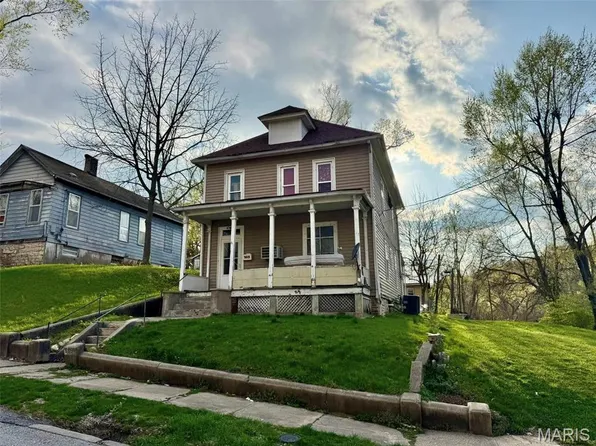 909 Union St, Hannibal, MO 63401