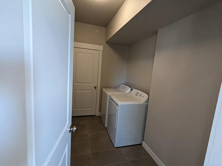844 Schlagel St #4 — Photo 6