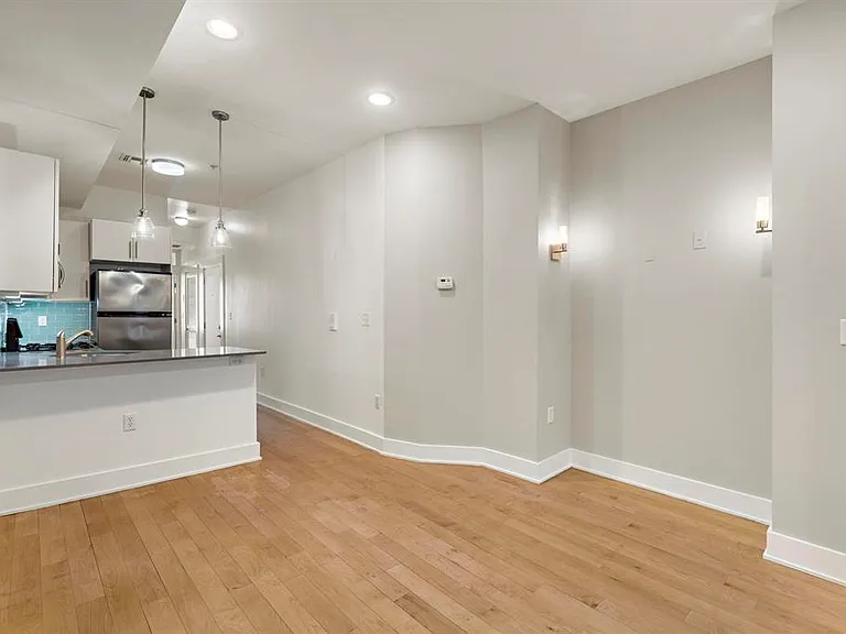 322 Grand St #3R — Photo 1