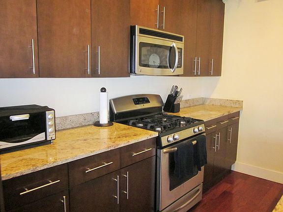 4th image of 3133 N Lakewood Ave APT 2I