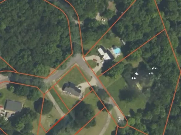 Mitchell Dr, Wellston, OH 45692