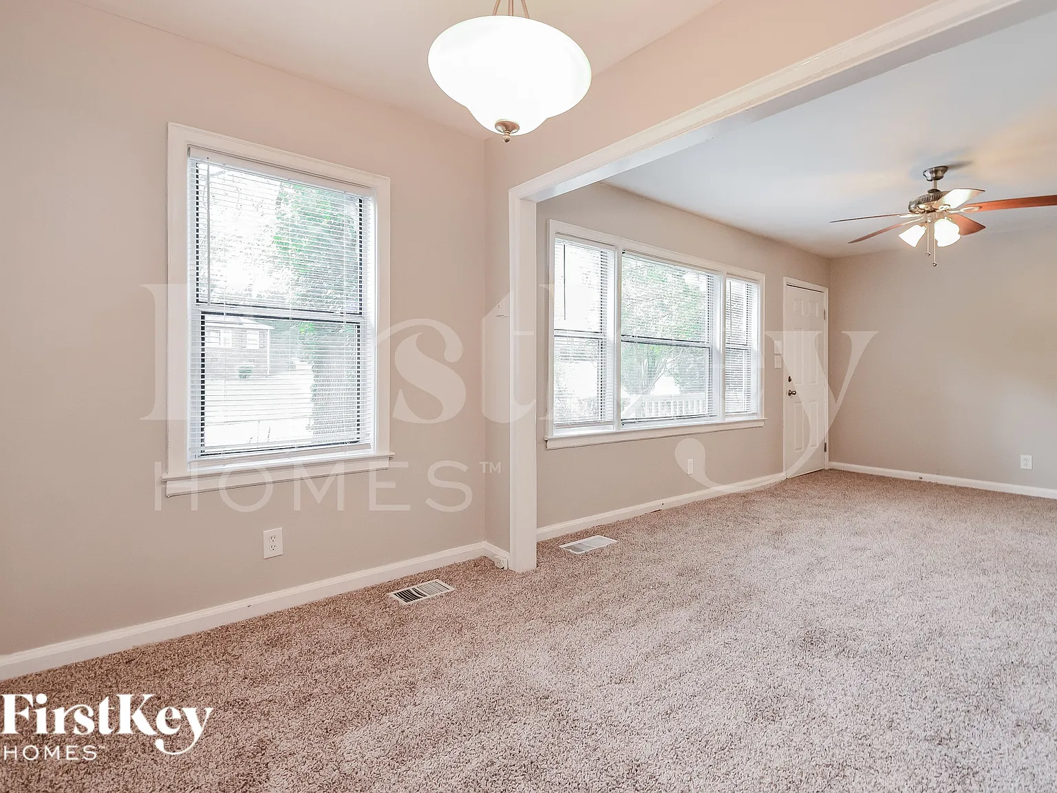 3 bed, 1.0 bath, 950 sqft, $1,465 — Photo 4