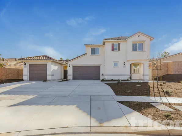 662 Susanne St, Corona, CA 92882