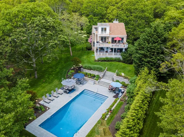 370 Old Canoe Place Road, Southampton, NY 11968
