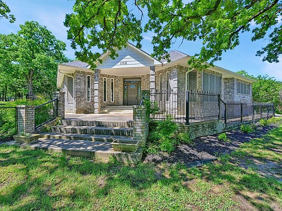 2nd image of 102 Santee Dr