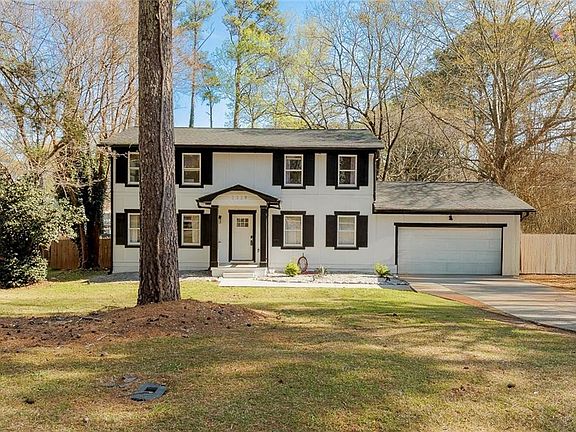 3rd image of 2328 Carnes Rd