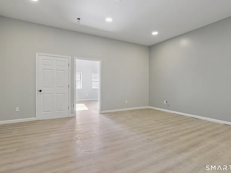 219 Bank St #3 — Photo 7