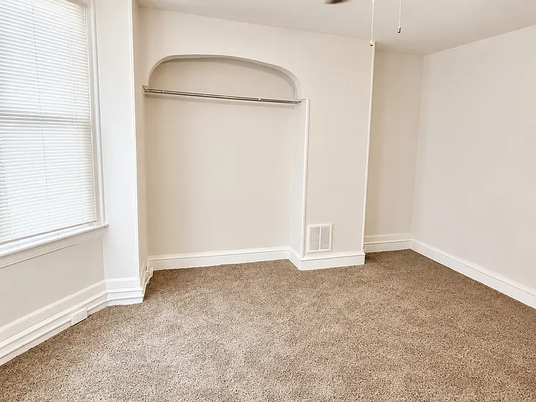 828 E Cornwall St — Photo 13