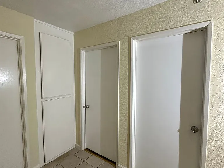 1440 Plaza Del Amo — Photo 16