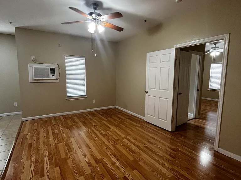 717 W Alabama St #5 — Photo 2