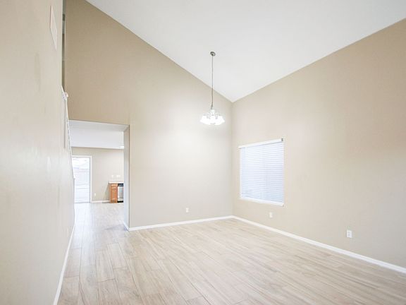 5th image of 2850 W Peggy Dr