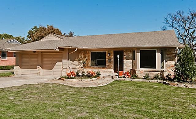 1st image of 8926 Livenshire Dr