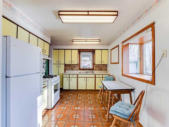 5th image of 1103 Gresham Ave N
