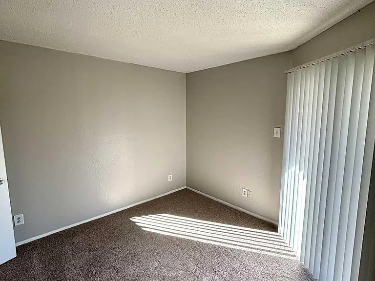 Oak Meadow Apartments — Photo 57