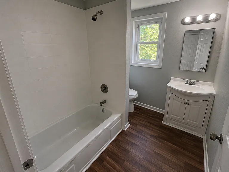 837 Lafayette Ln — Photo 13