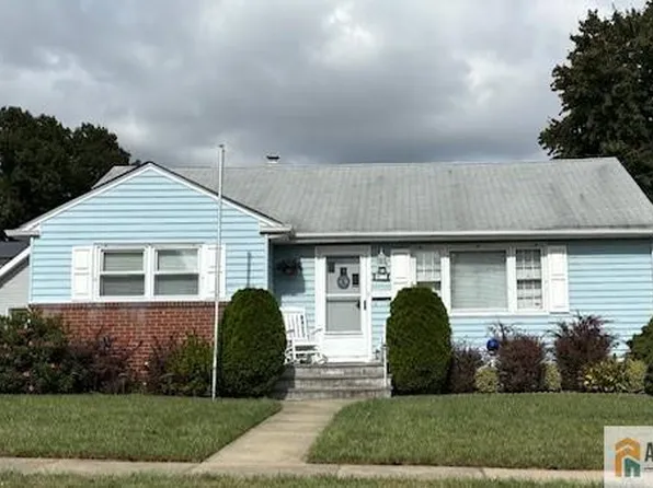 3 Lyons St, South River, NJ 08882