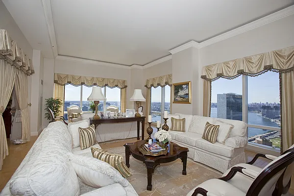 Sold by Trump International Realty | media 8