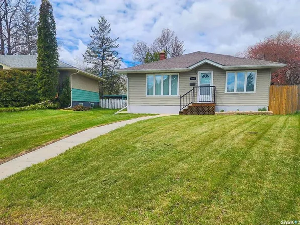 5342 5th AVENUE, Regina, SK S4T 0M4