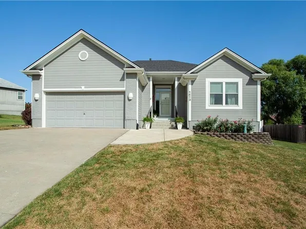 1413 Sloan St, Pleasant Hill, MO 64080