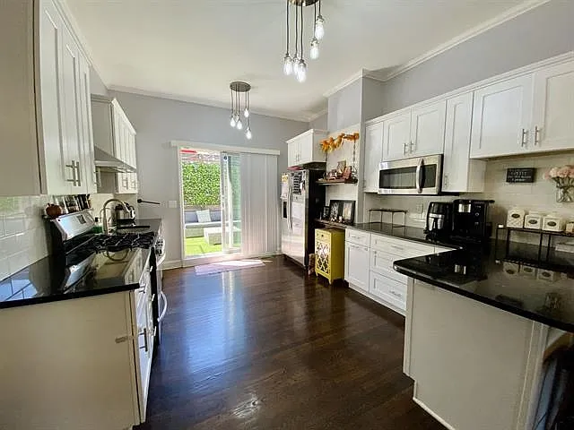 217 Cambridge Ave — Photo 6