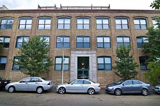 1st image of 3201 N Ravenswood Ave APT 110
